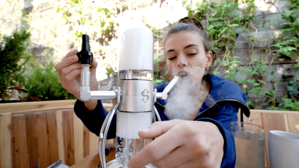 Sesh with Koala Puffs at the Original Cannabis Cafe (G Pen Connect)