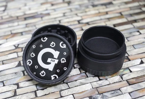 4 piece herb grinder